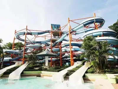 สวนสนุกและสวนน้ำ