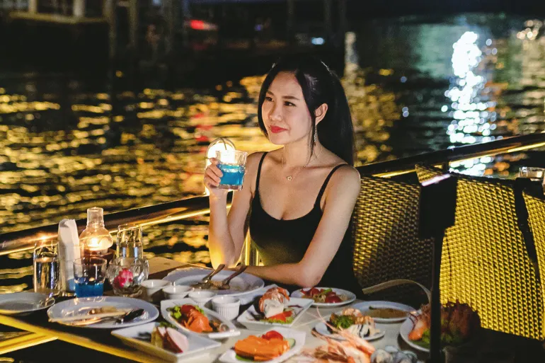 ลดสูงสุด 50% อลังกา ครูซ (ล่องเรือไอคอนสยาม)
